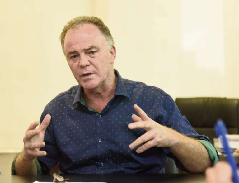 Casagrande critica sugestão de Eduardo Bolsonaro por novo AI-5: “Atrocidades”