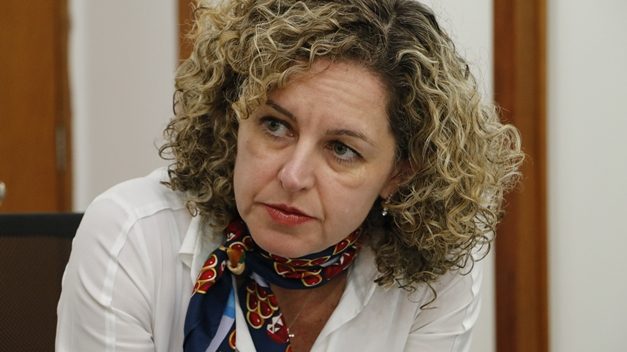 Economista condenada pelo Tribunal de Contas de Goiás mente sobre o ES