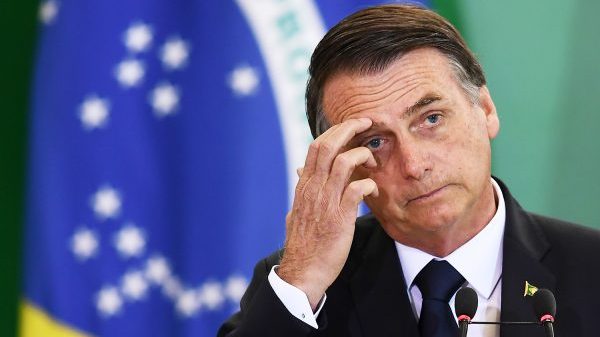 Bolsonaro assina MP que concede 13º pagamento do Bolsa Família