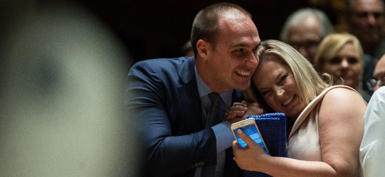 Joice Hasselmann acusa clã Bolsonaro de usar ‘time de fake news’