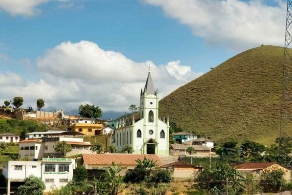 Divino de São Lourenço luta para aumentar receita para não acabar