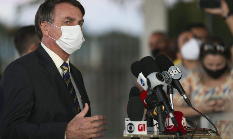 Bolsonaro diz que Brasil está solidário ao Líbano e dará ajuda concreta