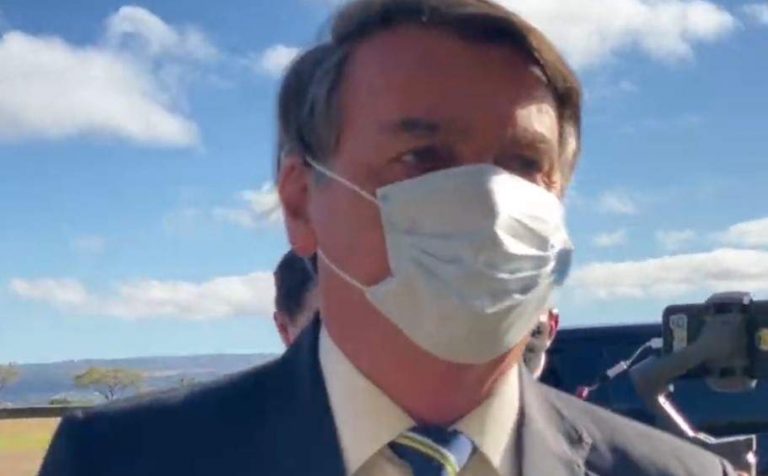 Bolsonaro sobre auxílio: não dá pra continuar muito porque custa R$ 50 bilhões ao mês