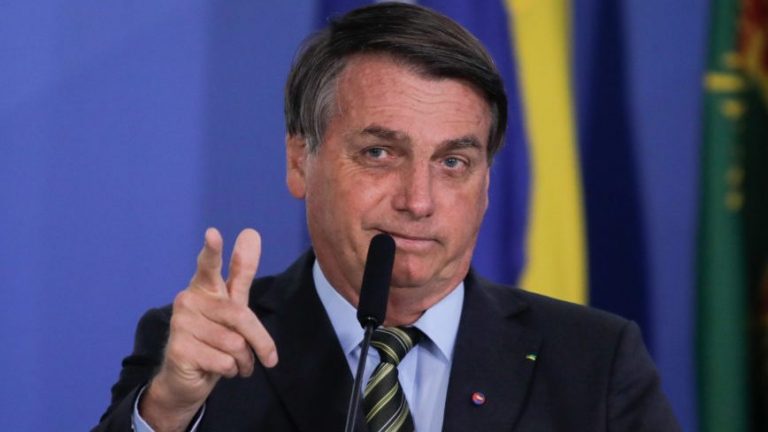 Casagrande critica negativa de Bolsonaro a compra de vacina chinesa