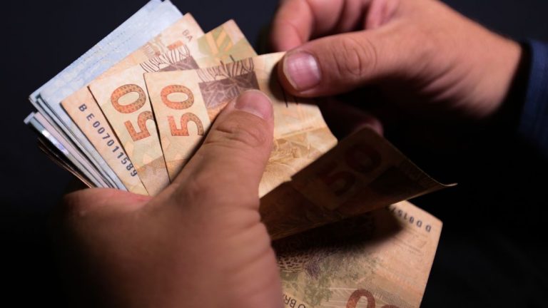 Décimo terceiro salário deve injetar R$ 208 bi na economia