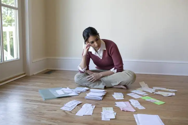 Endividamento atinge 80% das famílias mais pobres em setembro, um recorde, diz CNC