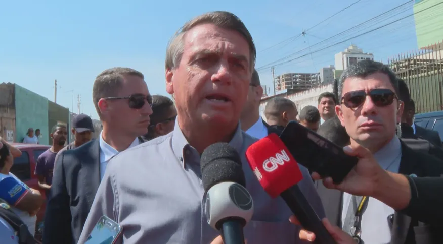 Bolsonaro elogia economia e diz que preço do diesel deve cair “em breve