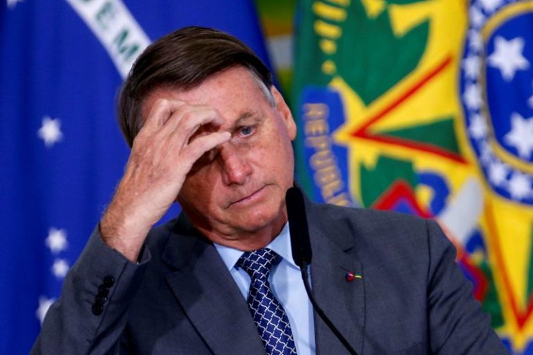 Bolsonaro pede desculpa a venezuelanas em vídeo com Michelle