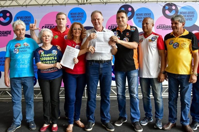 Casagrande se compromete a não privatizar Banestes e Cesan