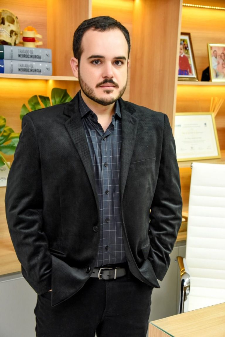 Dor de cabeça: quando acender o sinal de alerta? Médico dá dicas