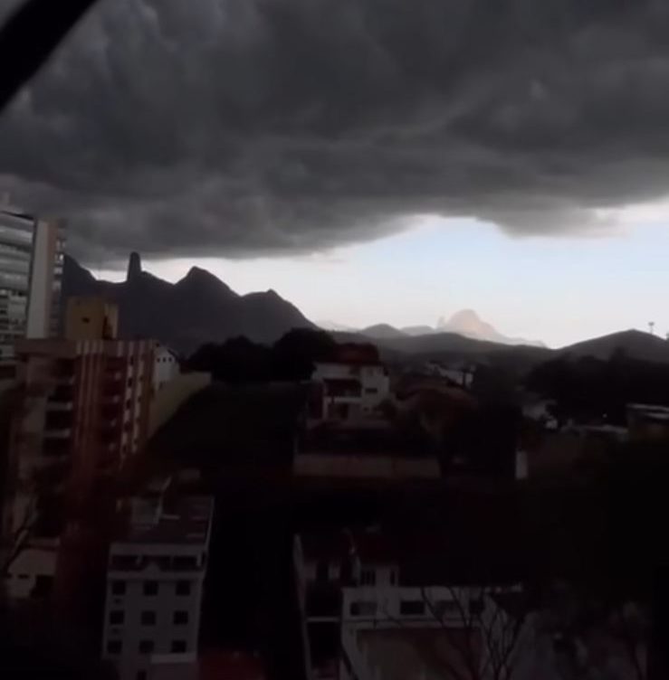 Temporal em Cachoeiro assusta e causa destruição