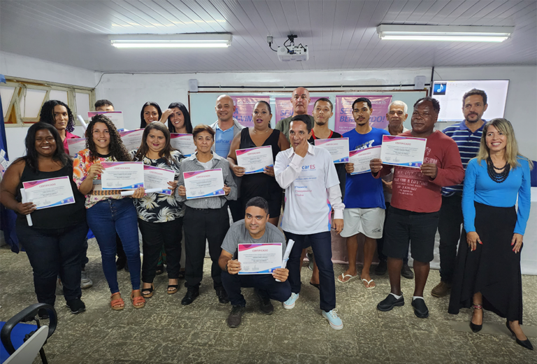 Prefeitura de Marataízes entrega diploma aos alunos do programa Qualificar ES