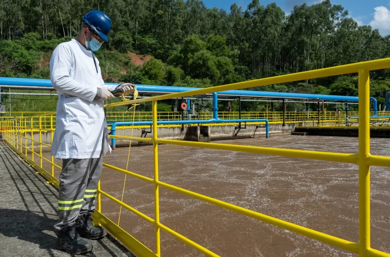 BRK alerta sobre a importância do uso correto da rede de esgoto