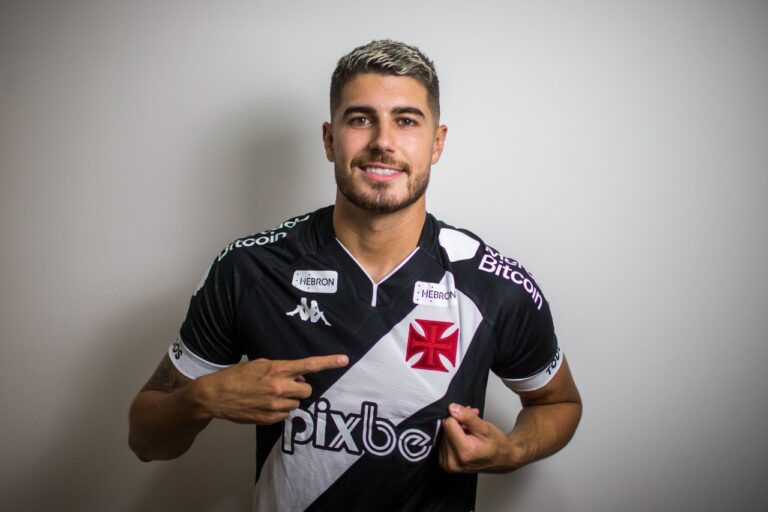 Com elenco totalmente renovado, Vasco enfrenta o River Plate nesta terça(17)