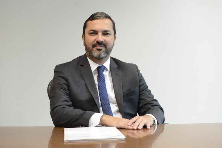 Tyago Hoffmann abre mão da disputa pela presidência da Assembleia