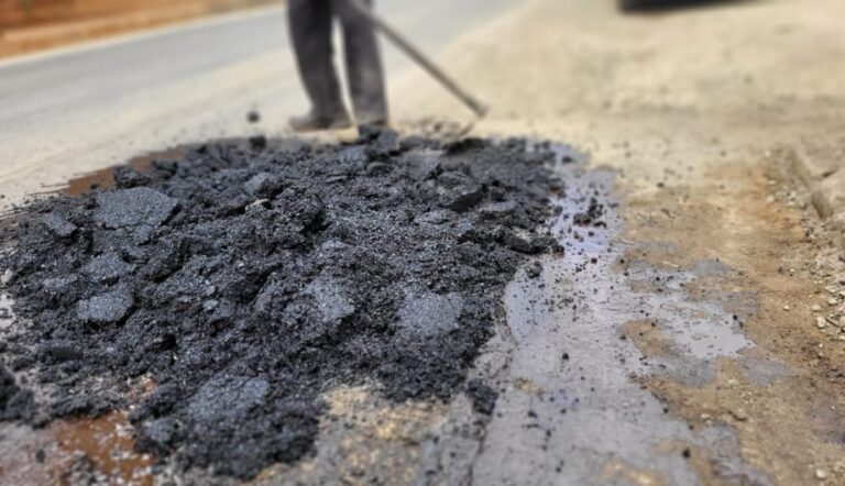 Manutenção de vias alcança diversos bairros de Cachoeiro