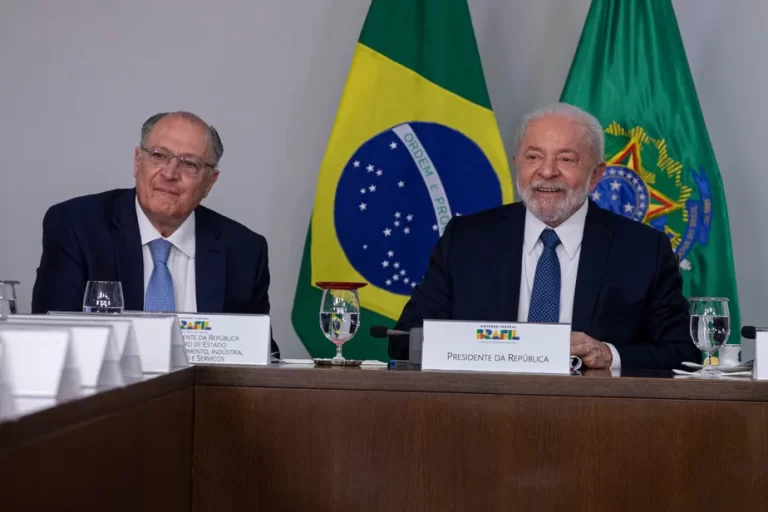Carro popular terá desconto de até 10,96% com alívio de impostos, anuncia Alckmin