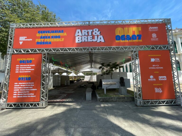 Evento na praça vai ter música, gastronomia, cerveja artesanal e exposição de carro elétrico