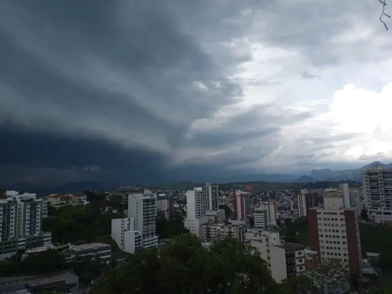 Espírito Santo recebe dois novos alertas para tempestade e chuva forte