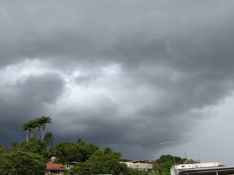 Alerta: Tempestade com queda de granizo deve atingir 27 municípios capixabas