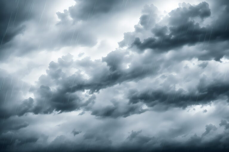 Alerta de tempestade e queda de granizo para quase todas as cidades do ES; confira lista