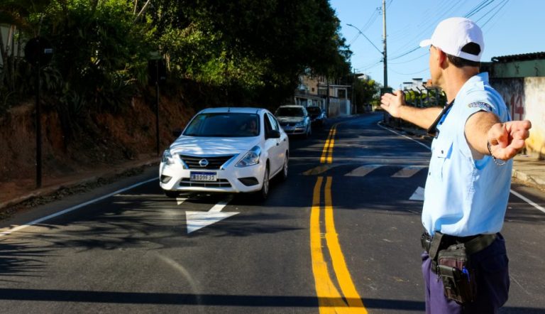 Trecho de avenida do bairro Ibitiquara em mão única a partir de segunda (11)