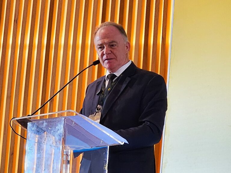 Casagrande participa de evento sobre mudanças climáticas no Rio de Janeiro