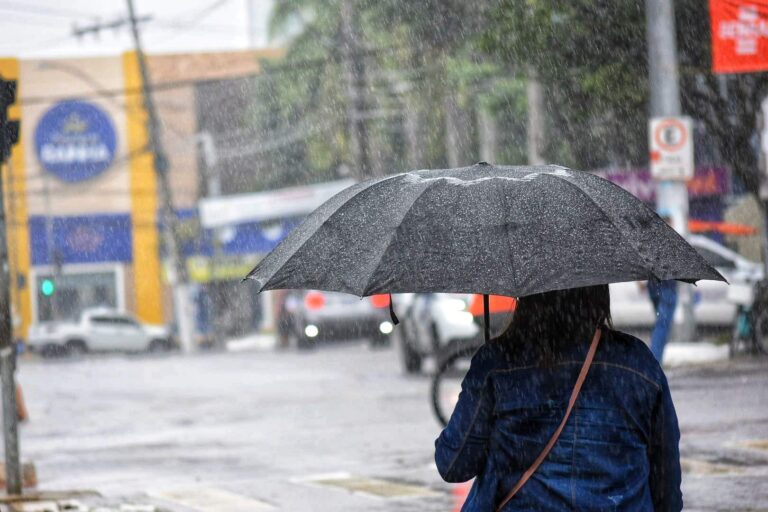 ES tem alerta para chuva em 53 cidades; confira quais