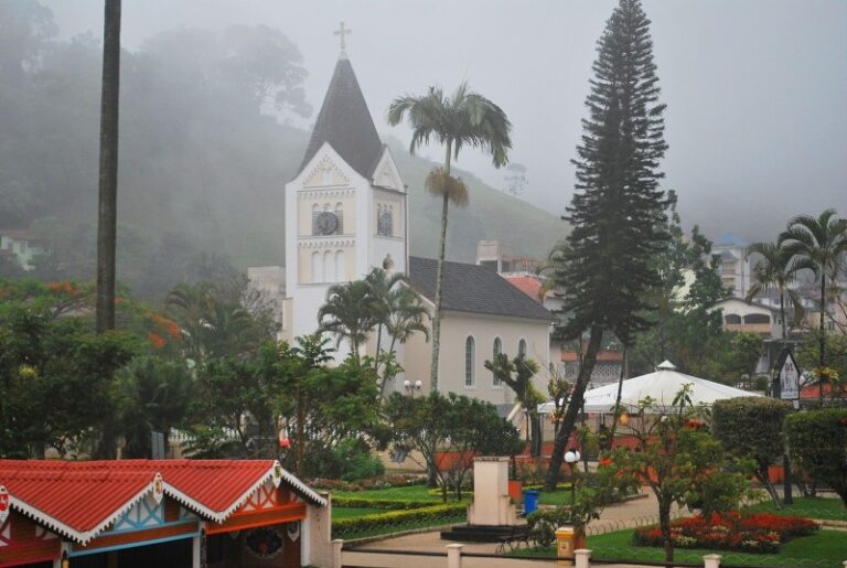 Vem mais frente fria por aí e promete deixar o clima gelado no ES