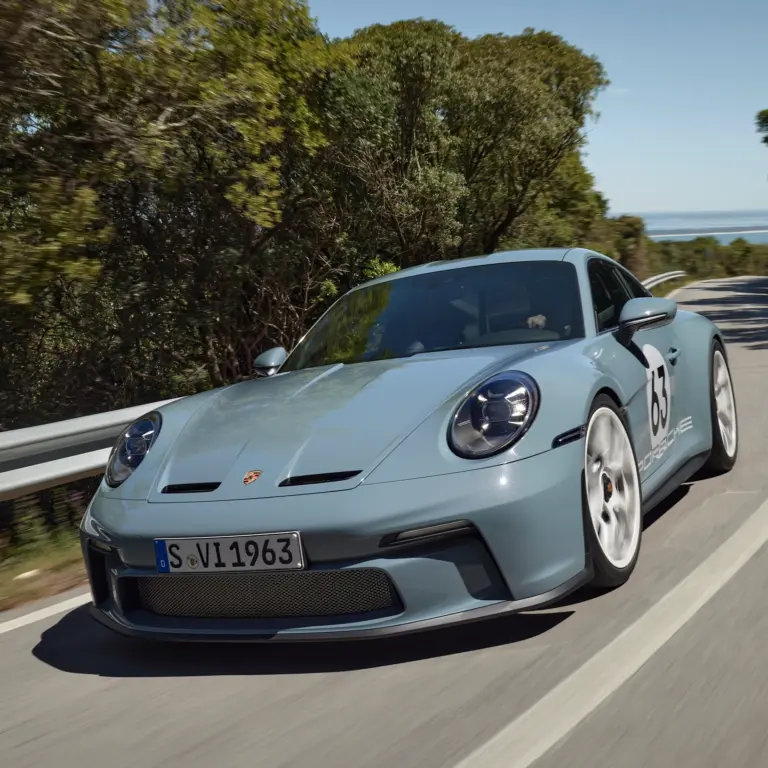 Passeio de porsches movimenta Anchieta neste sábado