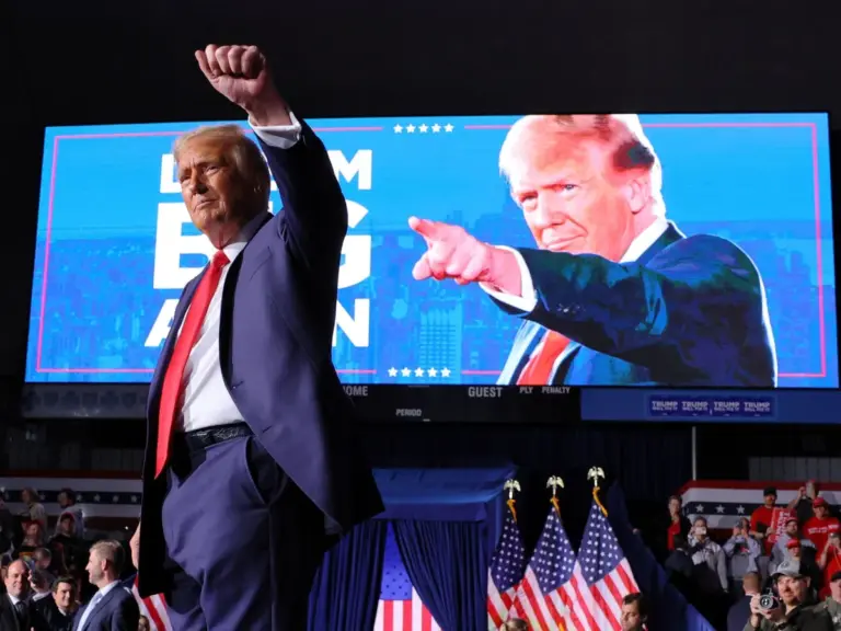 Eleito nos EUA, Trump promete ‘era de ouro’ e diz que vai fechar fronteiras