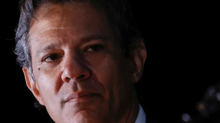 Haddad anuncia limite para aumento do salário mínimo