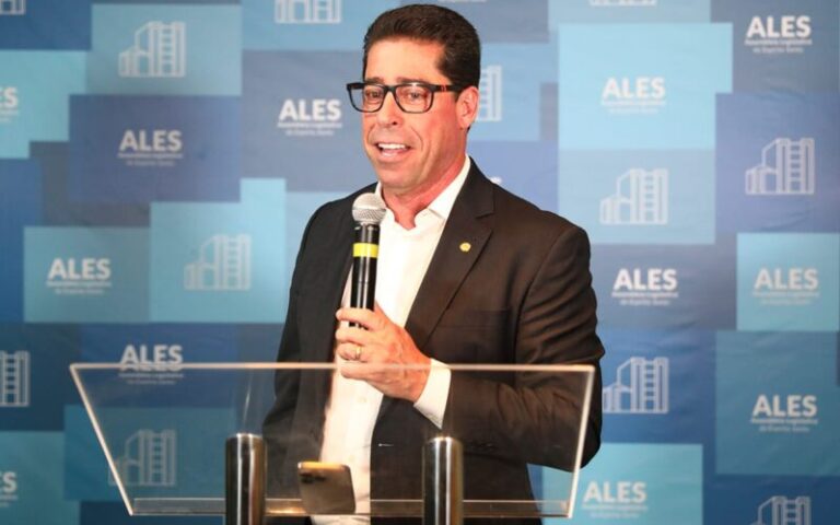 Marcelo Santos anuncia intenção de reeleição para a presidência da Ales e confirma aliança com o governo em 2026