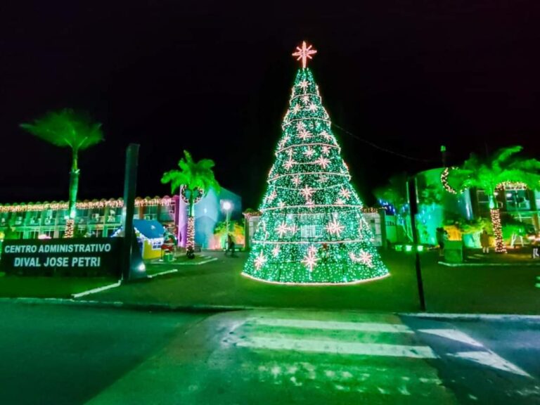 Natal em Anchieta: Empresa vence licitação, mas não entrega decoração natalina