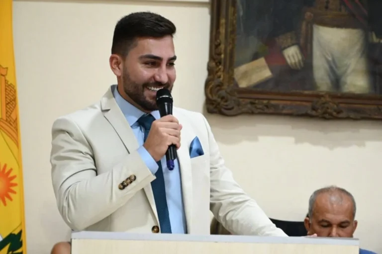 Geninho toma posse em Itapemirim e promete “novos patamares de desenvolvimento”