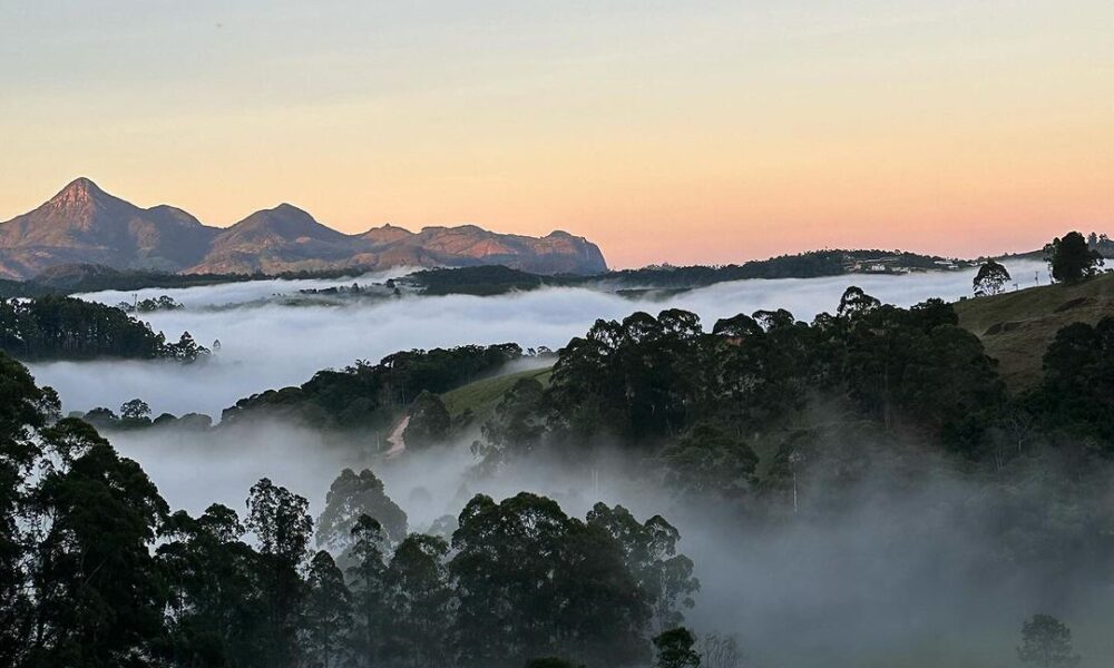 Frio-na-Rota-do-Lagarto-em-Pedra-Azul-1000x600