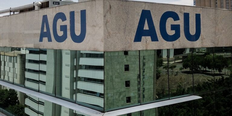AGU pede bloqueio de bens de mais 14 investigados por fraude no INSS