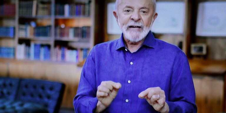 Lula defende debate sobre fim da escala 6×1 e aborda fraude no INSS