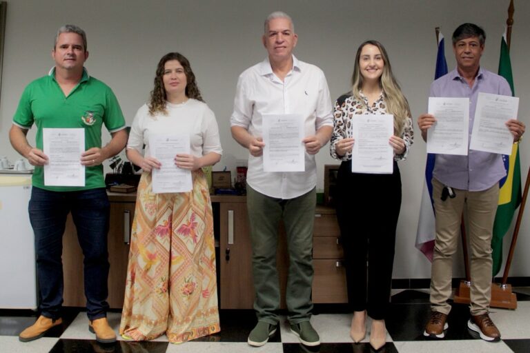 Baixo Guandu entrega novas licenças ambientais para atividades econômicas