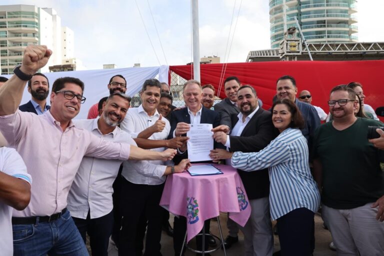 Guarapari comemora 134 anos com desfile cívico e pacote de investimentos do Governo do Estado