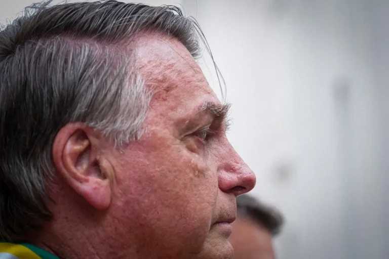 Bolsonaro é condenado a 27 anos e 3 meses de prisão por trama golpista