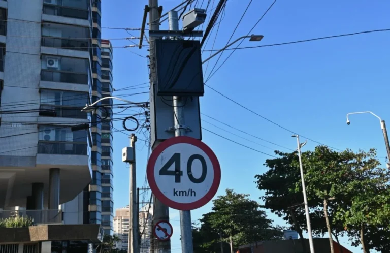 Radares voltam a multar em Vila Velha na segunda (1º), mas avanço de sinal não será punido de madrugada