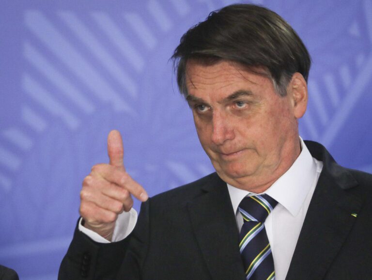 Bolsonaro diz que alucinou com ‘escuta na tornozeleira’
