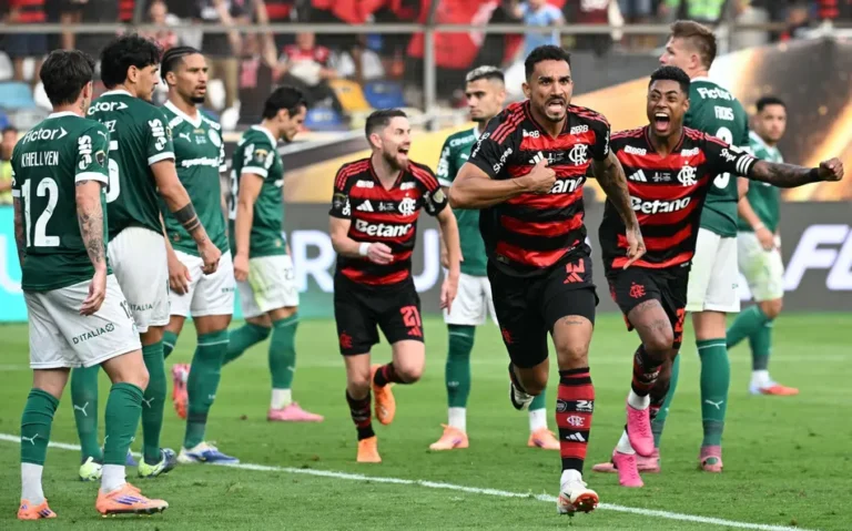 Flamengo vence o Palmeiras em Lima e conquista o tetra da Libertadores