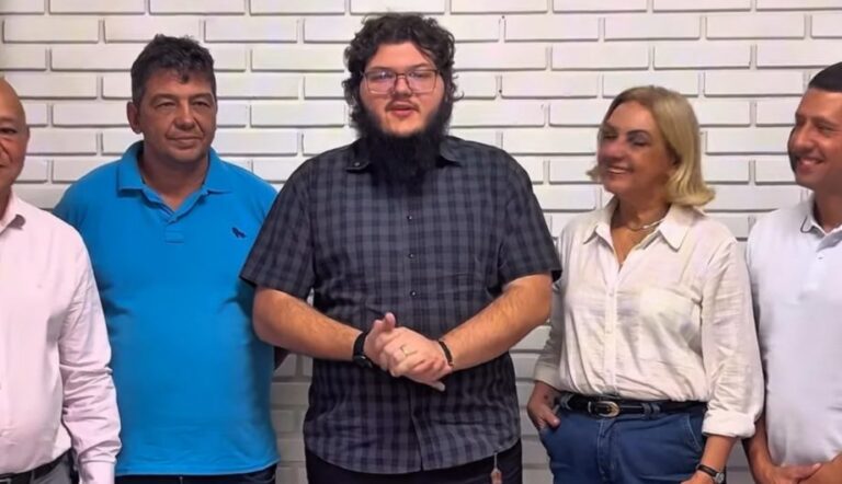 Prefeitura de Cachoeiro anuncia abono de R$ 2 mil para o magistério