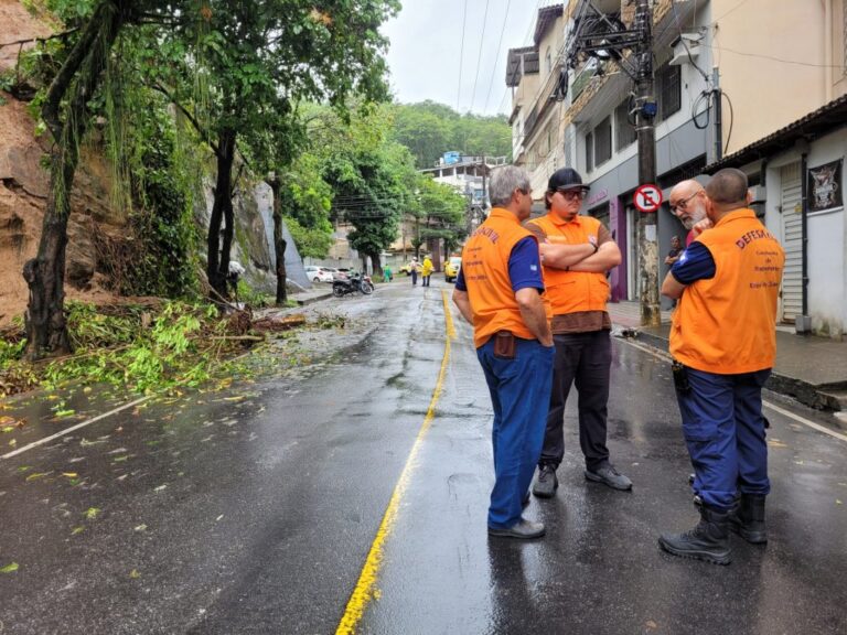 Defesa Civil Estadual realiza avaliação técnica em área com risco de deslizamento em Cachoeiro