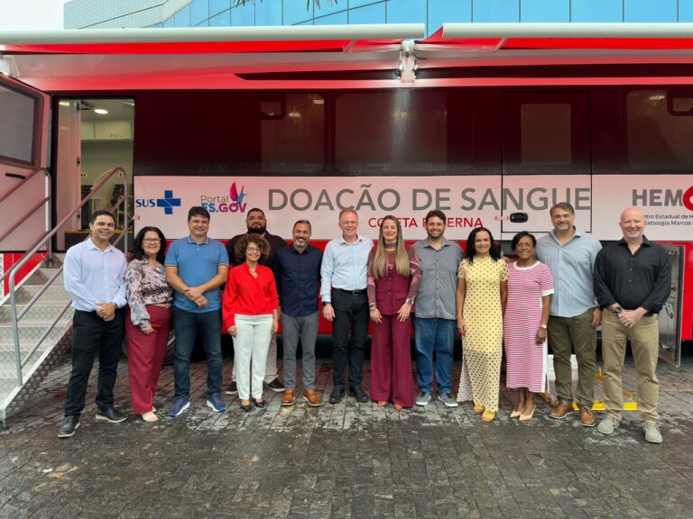 Novo ônibus do Hemoes com cadeiras automáticas e capacidade para atender 120 doadores por dia chega ao ES
