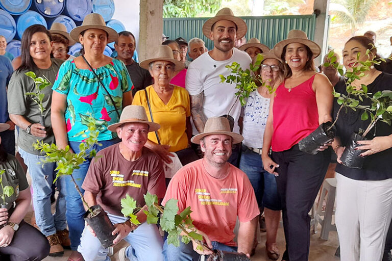 Arranjos Produtivos atinge marca de 19 mil mudas entregues em Itapemirim