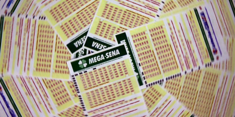 Mega-sena acumula e prêmio principal vai para R$ 130 milhões