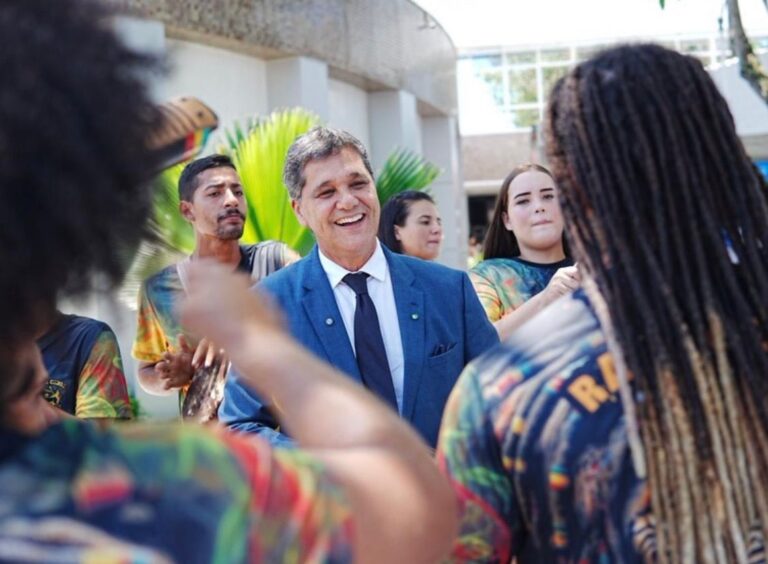 Ricardo Ferraço lidera cenários para o governo do ES e registra a menor rejeição, aponta pesquisa